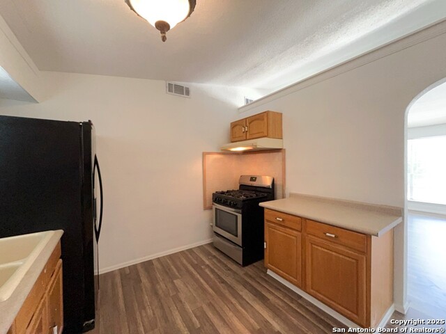 Image 13 of 40 For 9202 Silver Hill St