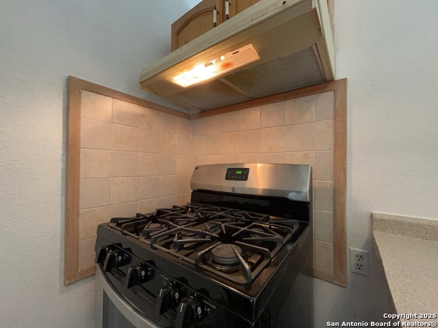Image 14 of 40 For 9202 Silver Hill St