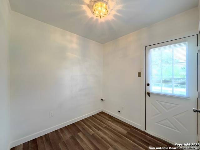 Image 16 of 40 For 9202 Silver Hill St