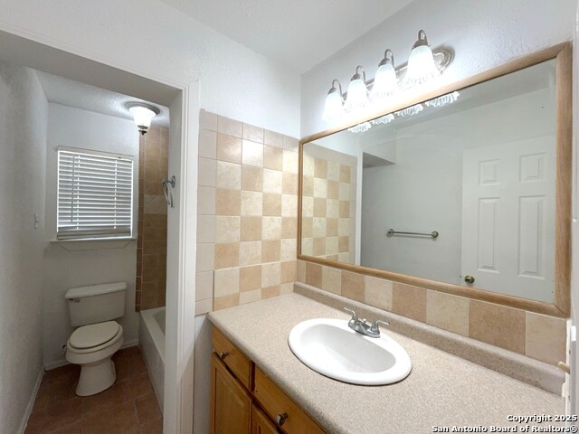 Image 20 of 40 For 9202 Silver Hill St