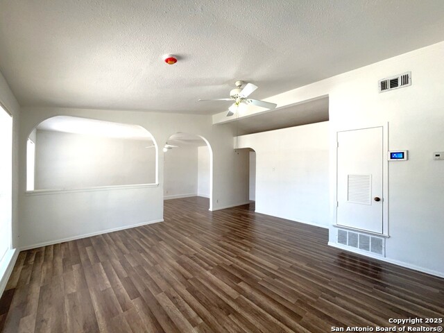 Image 7 of 40 For 9202 Silver Hill St