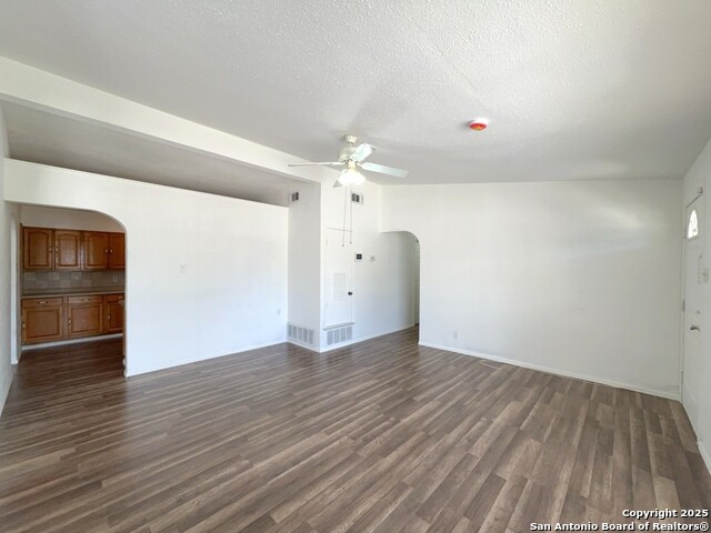 Image 8 of 40 For 9202 Silver Hill St