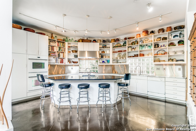 Image 11 of 36 For 130 Barilla Place
