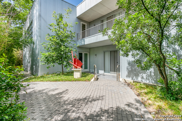 Image 4 of 36 For 130 Barilla Place