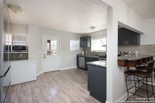 Image 13 of 31 For 227 Shady Oaks Dr