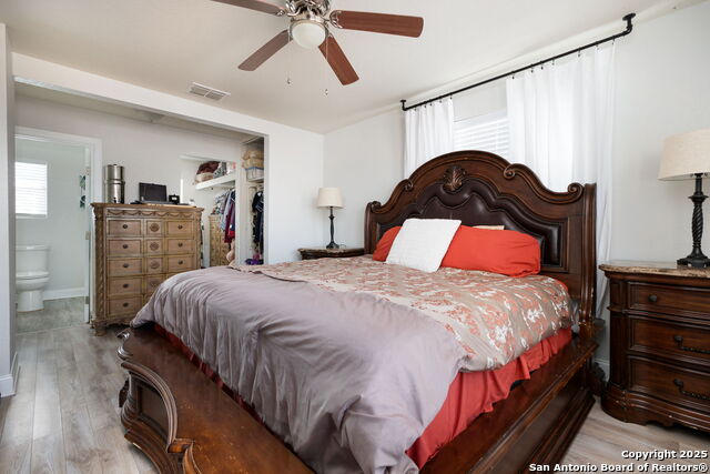 Image 16 of 31 For 227 Shady Oaks Dr