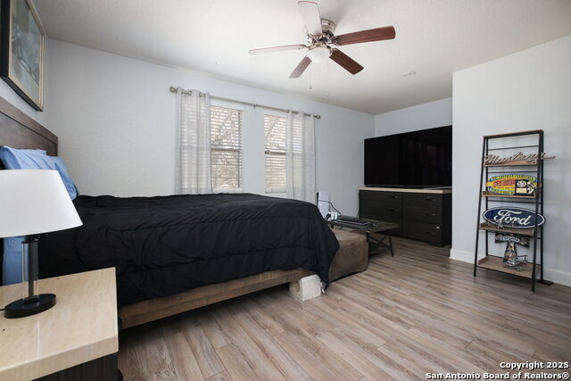 Image 21 of 31 For 227 Shady Oaks Dr