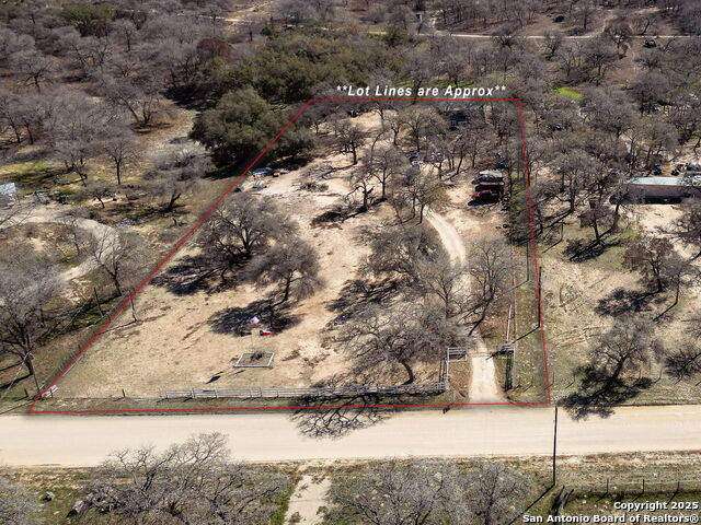 Image 3 of 31 For 227 Shady Oaks Dr
