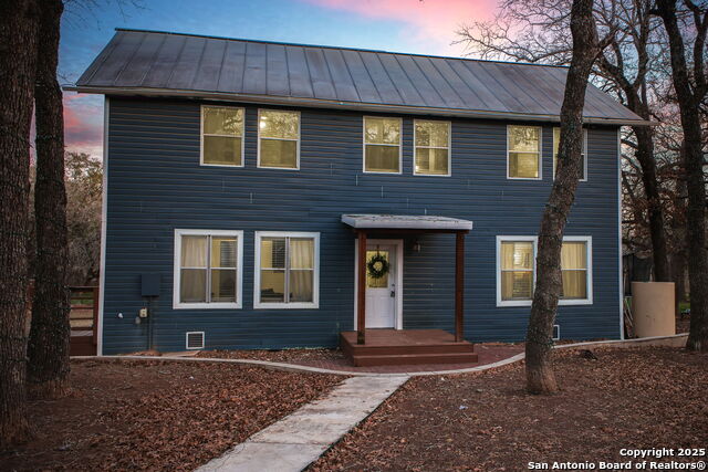 Image 4 of 31 For 227 Shady Oaks Dr