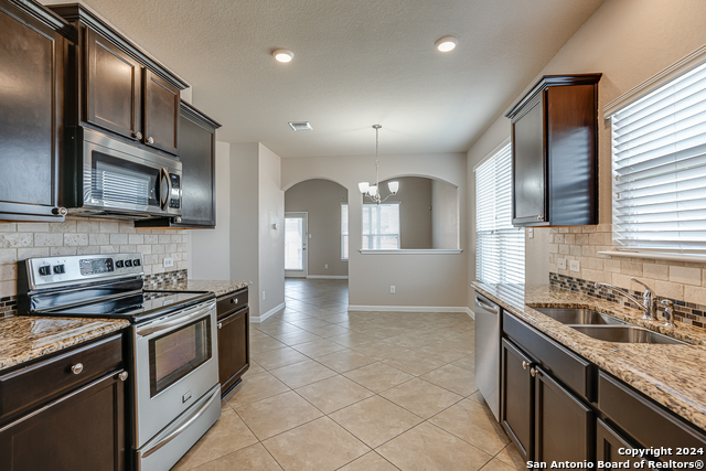 Image 11 of 35 For 2307 Clover Ridge