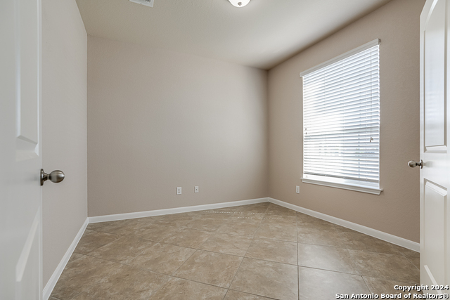 Image 6 of 35 For 2307 Clover Ridge