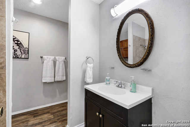 Image 17 of 48 For 6310 Worchester Knolls