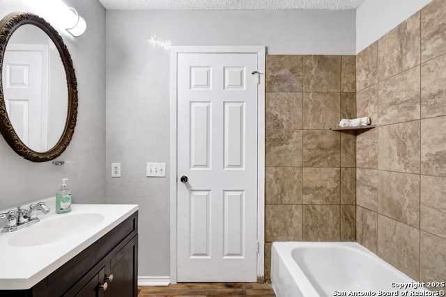 Image 18 of 48 For 6310 Worchester Knolls