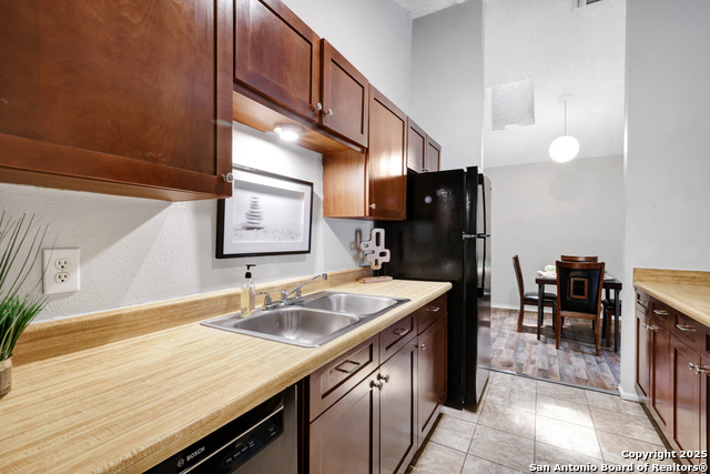 Image 8 of 48 For 6310 Worchester Knolls