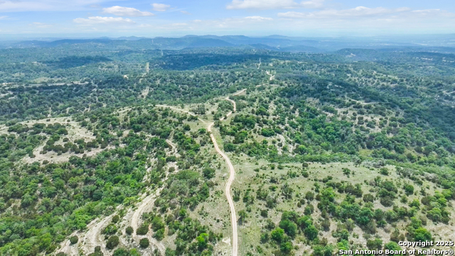 Listing photo id 10 for 830 Dunners Mountain Drive