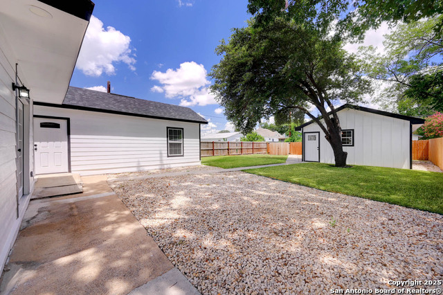 Listing photo id 21 for 111 Bailey