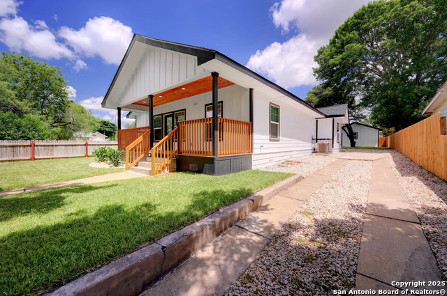 Listing photo id 1 for 111 Bailey