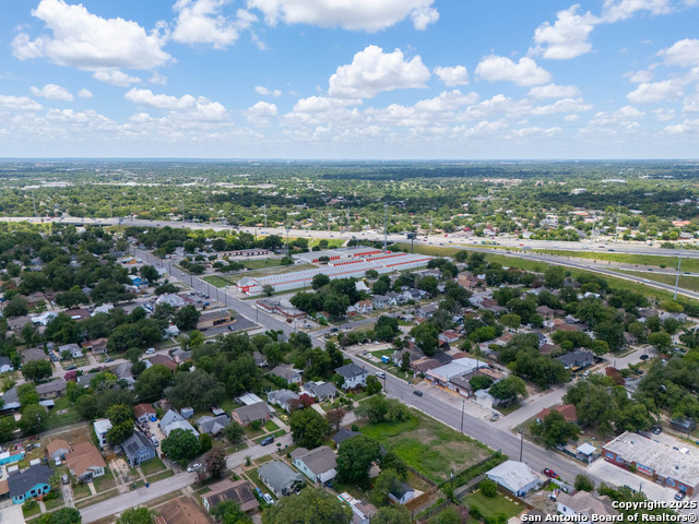 Listing photo id 35 for 111 Bailey