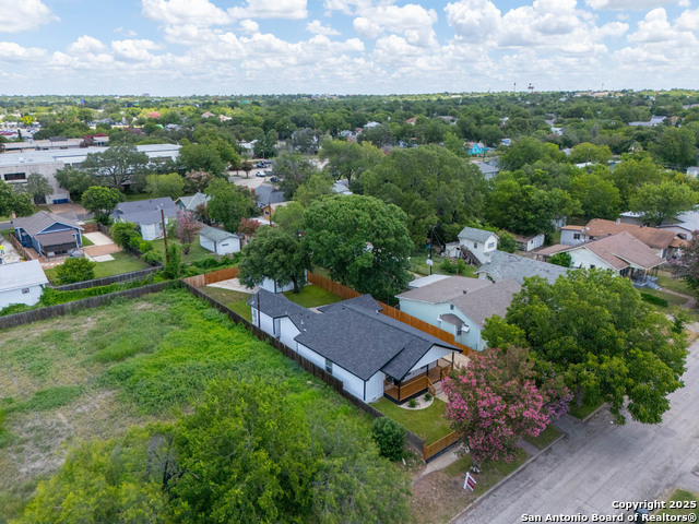 Listing photo id 40 for 111 Bailey