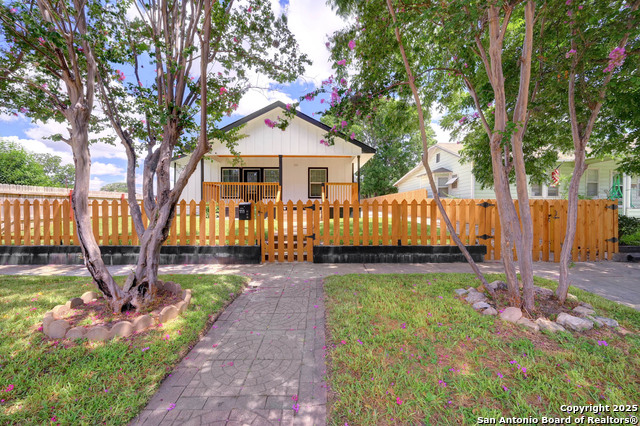 Listing photo id 4 for 111 Bailey