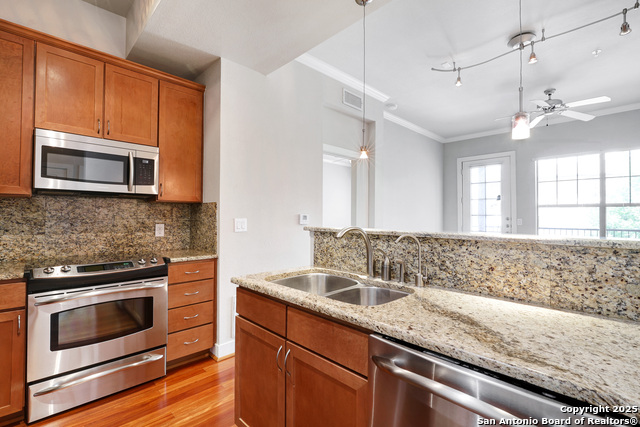 Image 12 of 34 For 7342 Oak Manor Dr  4307