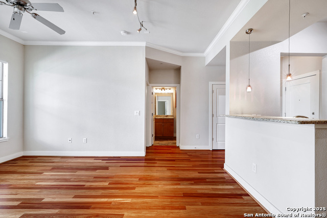 Image 20 of 34 For 7342 Oak Manor Dr  4307