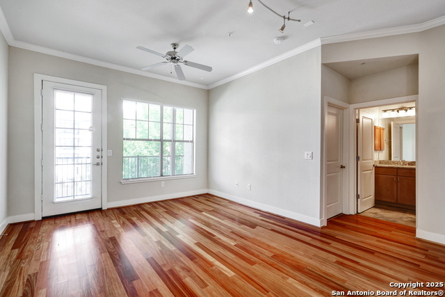 Image 6 of 34 For 7342 Oak Manor Dr  4307