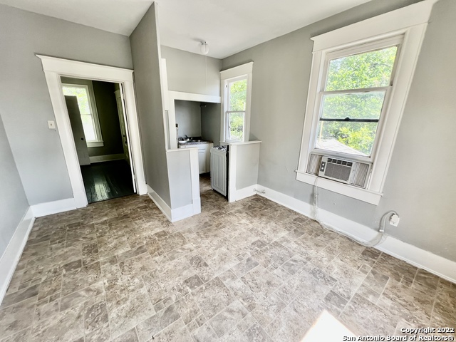 Image 7 of 10 For 215 Wilkens Ave  3