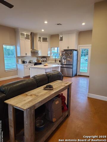 Listing photo id 8 for 301 Pickford