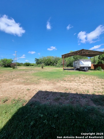 Listing photo id 4 for 301 Pickford