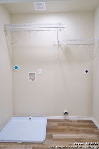 Image 21 of 27 For 482 Abigail  