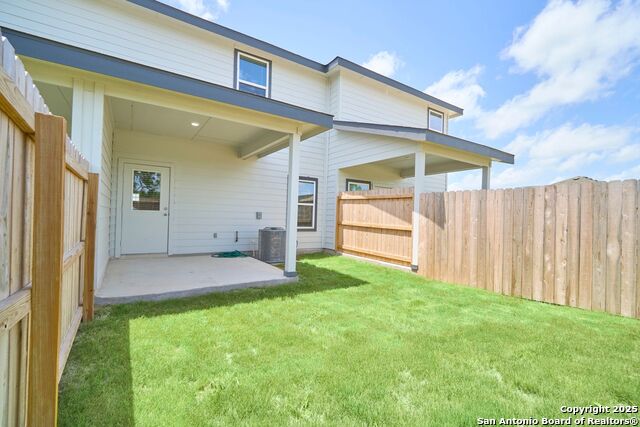 Image 22 of 27 For 482 Abigail  