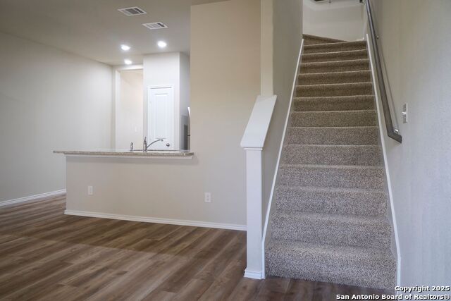 Image 8 of 27 For 482 Abigail  