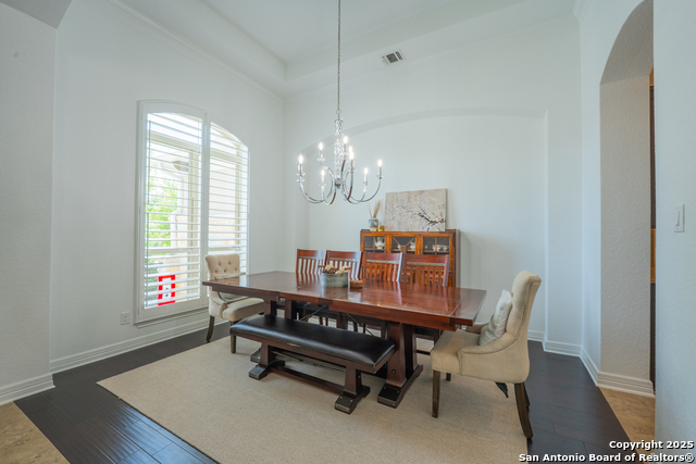 Listing photo id 10 for 3715 Coggeshall
