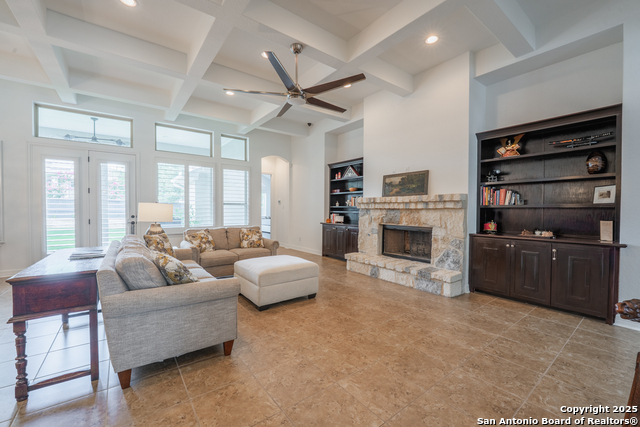 Listing photo id 11 for 3715 Coggeshall