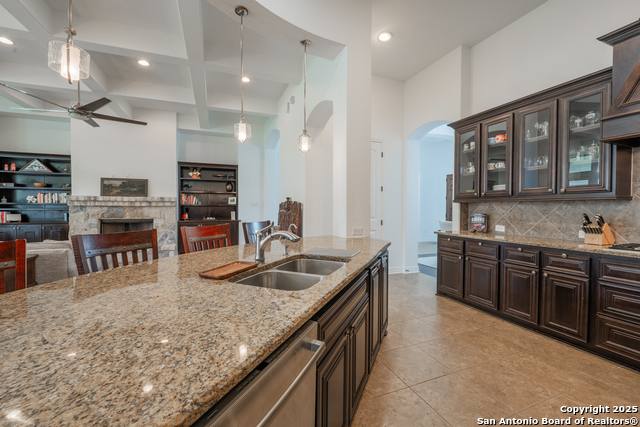 Listing photo id 20 for 3715 Coggeshall