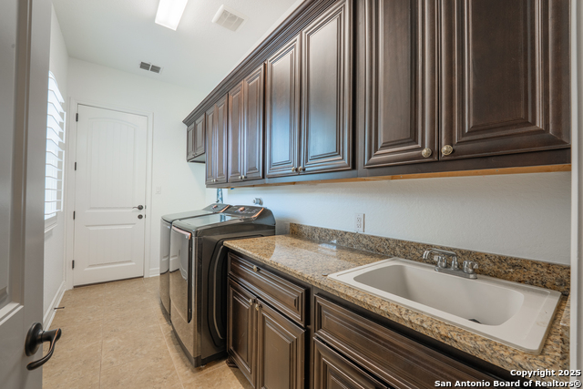Listing photo id 26 for 3715 Coggeshall