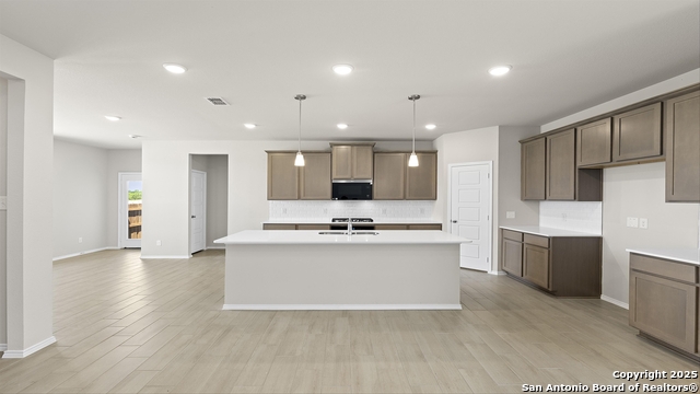 Image 4 of 12 For 6323 Mifflin