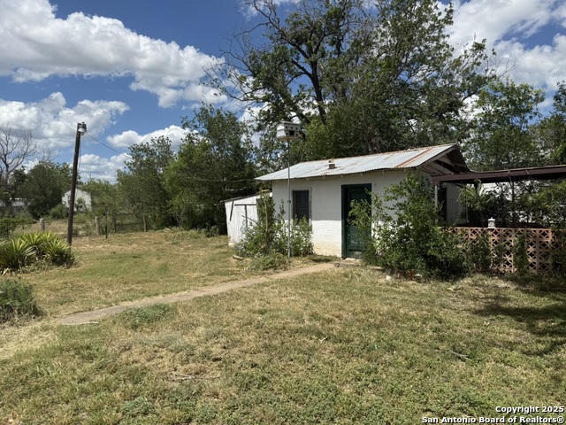 Listing photo id 1 for 559 Rheiner W