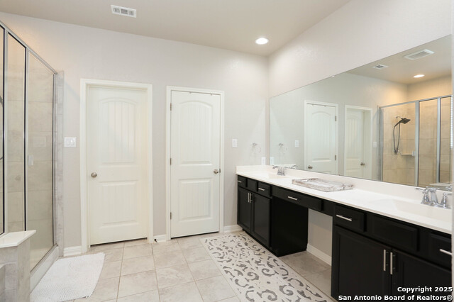 Listing photo id 8 for 13320 Romulus Way