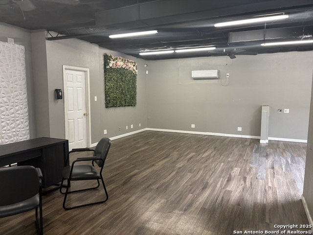 Image 11 of 18 For 515 Camden St.