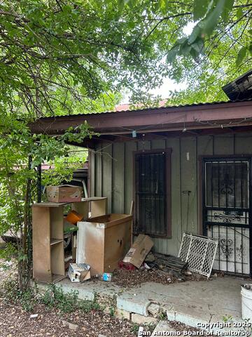 Listing photo id 0 for 115 Yoakum  