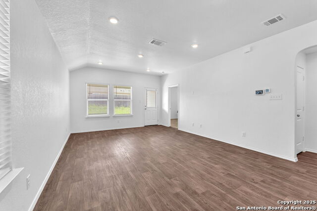 Listing photo id 9 for 3407 Angus Crossing