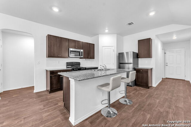 Listing photo id 12 for 3407 Angus Crossing