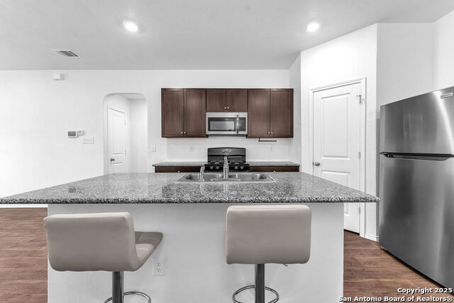 Listing photo id 13 for 3407 Angus Crossing