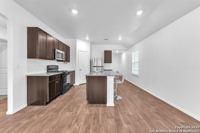 Listing photo id 14 for 3407 Angus Crossing