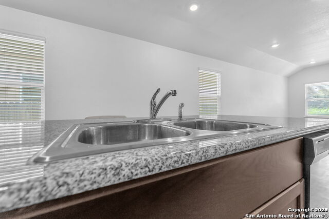 Listing photo id 18 for 3407 Angus Crossing