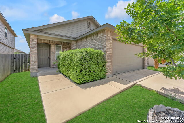 Listing photo id 1 for 3407 Angus Crossing