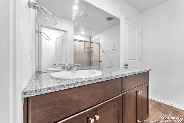 Listing photo id 30 for 3407 Angus Crossing