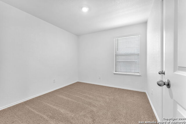 Listing photo id 31 for 3407 Angus Crossing